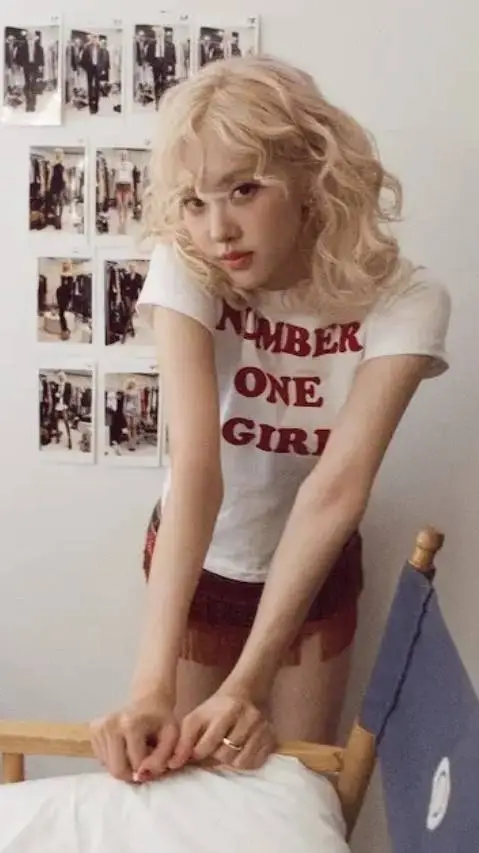 ai character: ROSÉ of BLACKPINK background