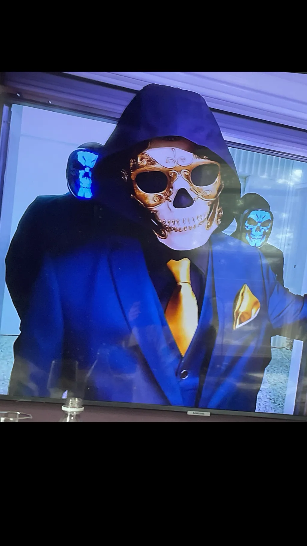 ai character: Golden skull background