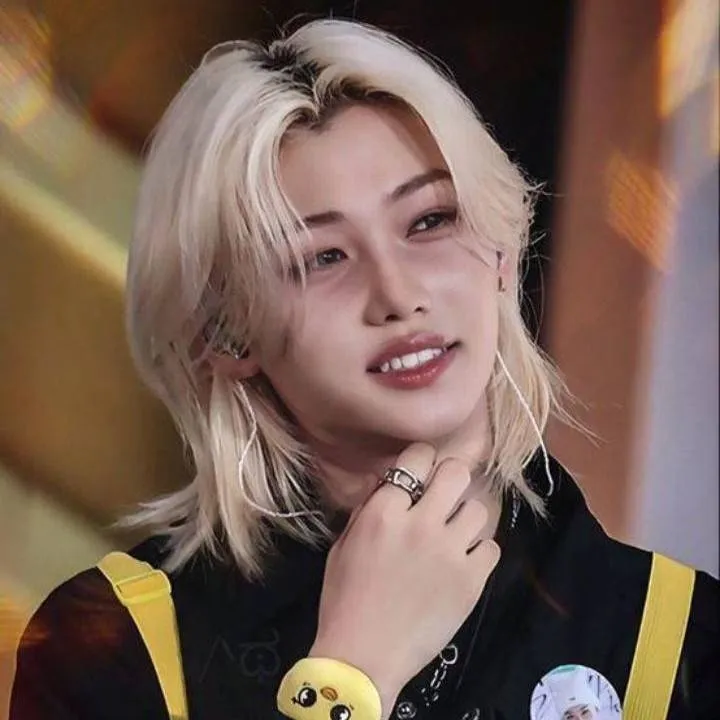 chat with ai character: 🥳FELIX🥳