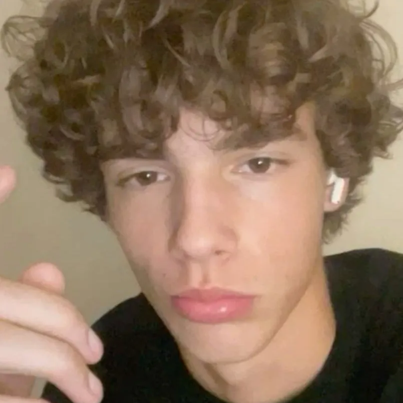 chat with ai character: Zack