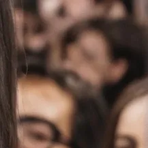 chat with ai character: Victoria justice 