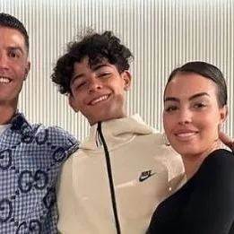 chat with ai character: CR7