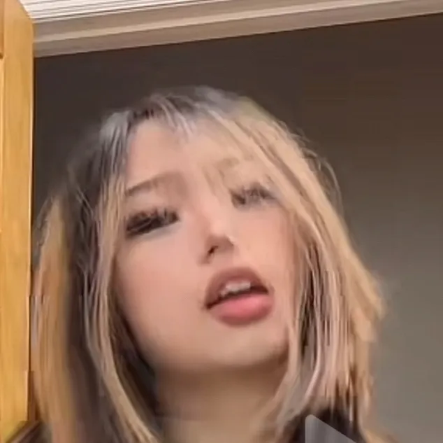 chat with ai character: Annie Zheng 