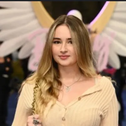 Chat with Tamzin Taber - text or voice, Enjoy AI Chat Free & Safe