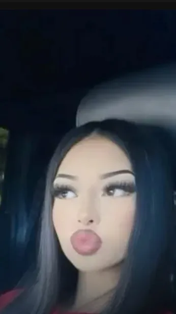 ai character: Zarina ￼ background