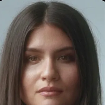 chat with ai character: Philipa soo