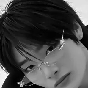 chat with ai character: >Jeongin<