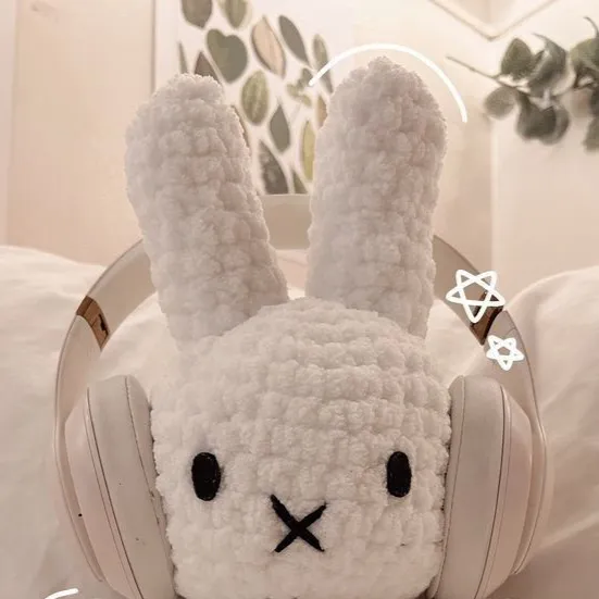 chat with ai character: >~|SKZ|~<