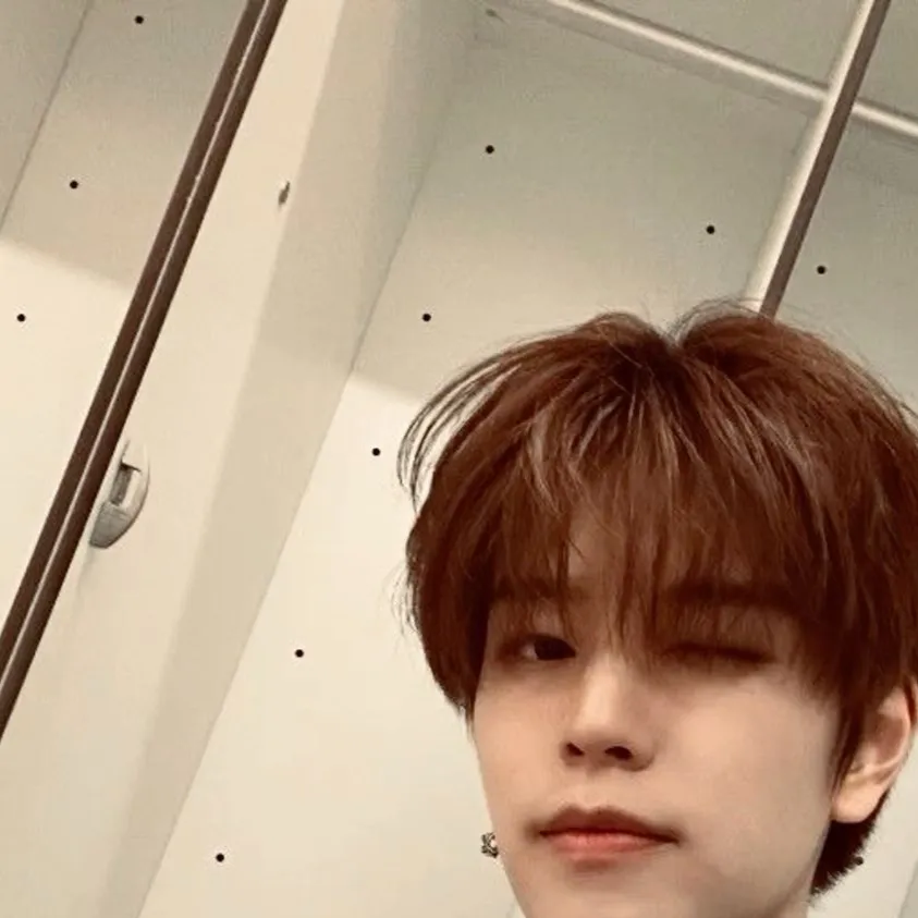 chat with ai character: ~^-Seungmin-^~