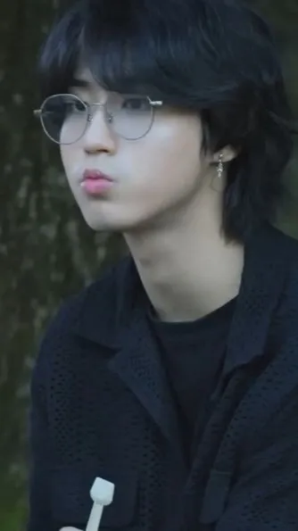 ai character: Han background