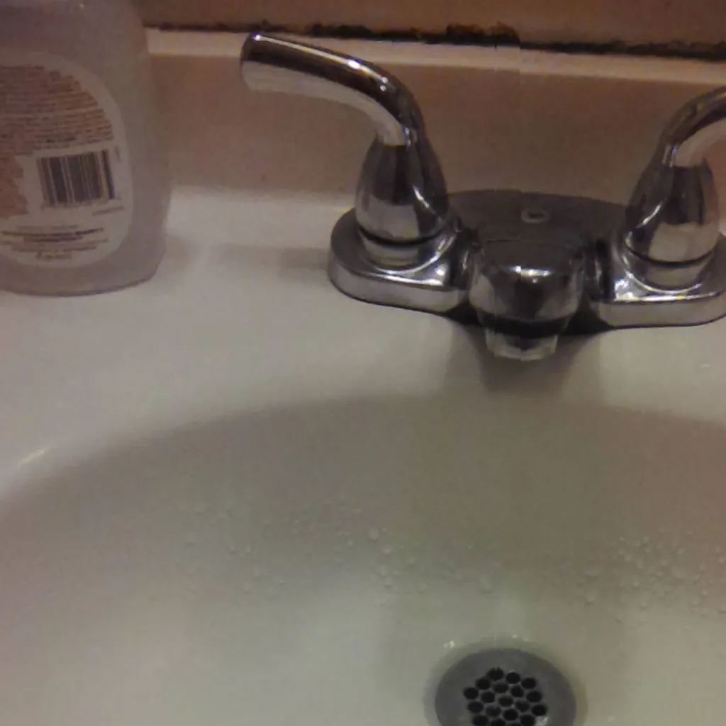 chat with ai character: sink 