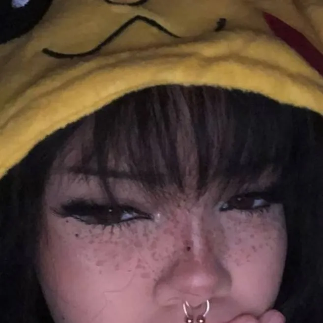 chat with ai character: Hannah