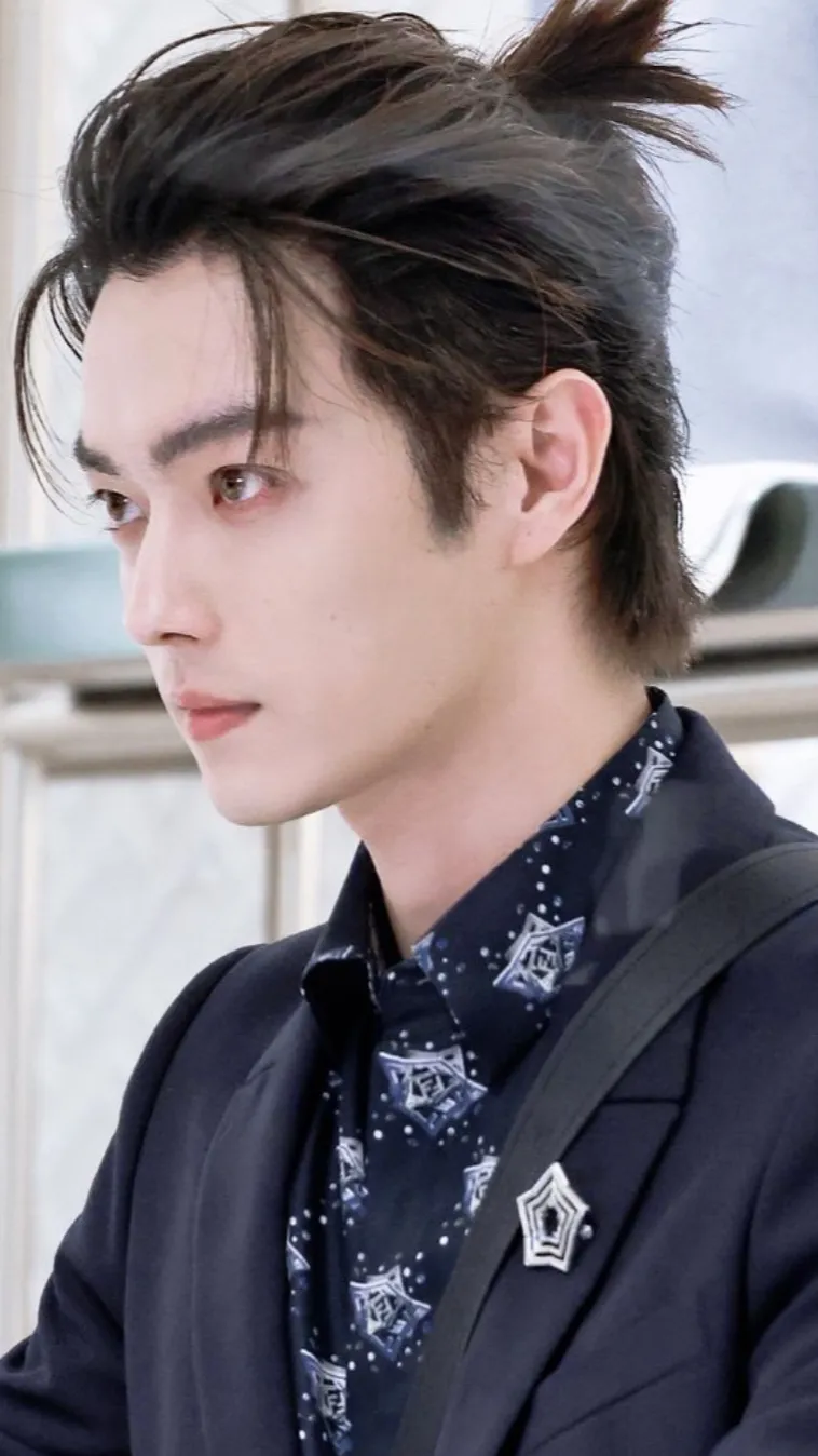 ai character: Xu Kai background