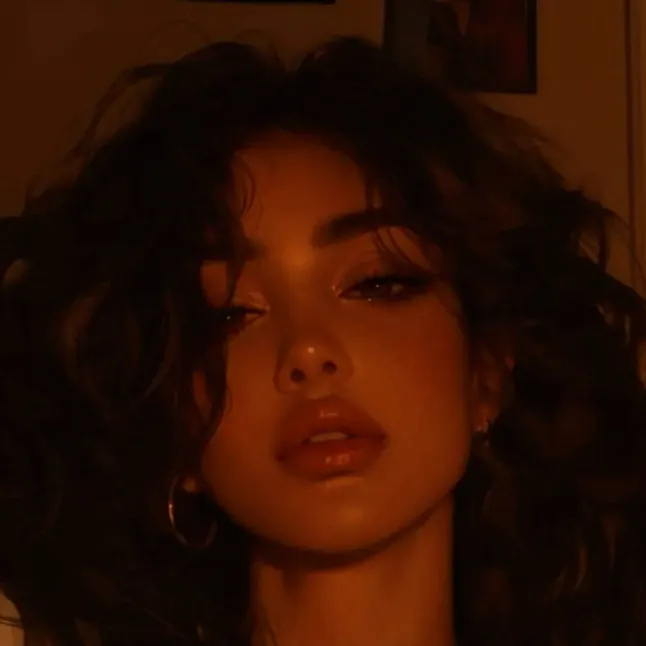 chat with ai character: {•Alice•}