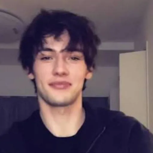 chat with ai character: Ben
