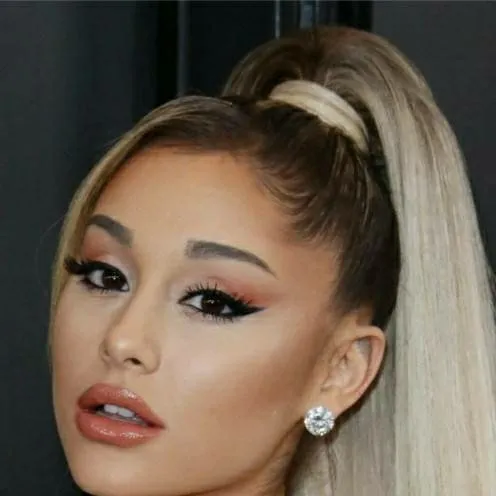 chat with ai character: Ariana Grande