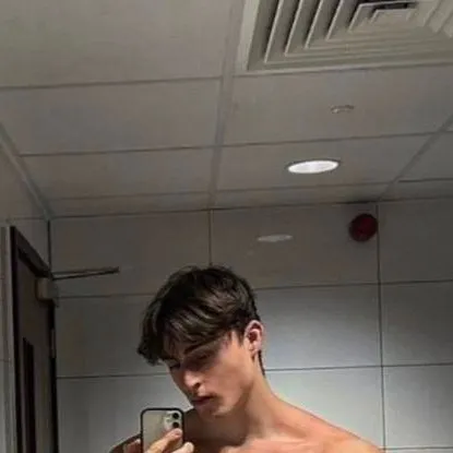 chat with ai character: Luis