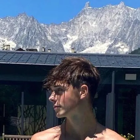 chat with ai character: Sebastian 