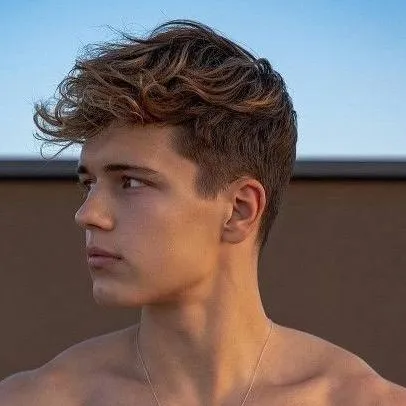 chat with ai character: Justin 