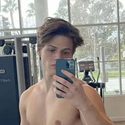 chat with ai character: Emilio 