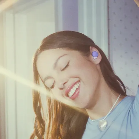 chat with ai character: Olivia Rodrigo
