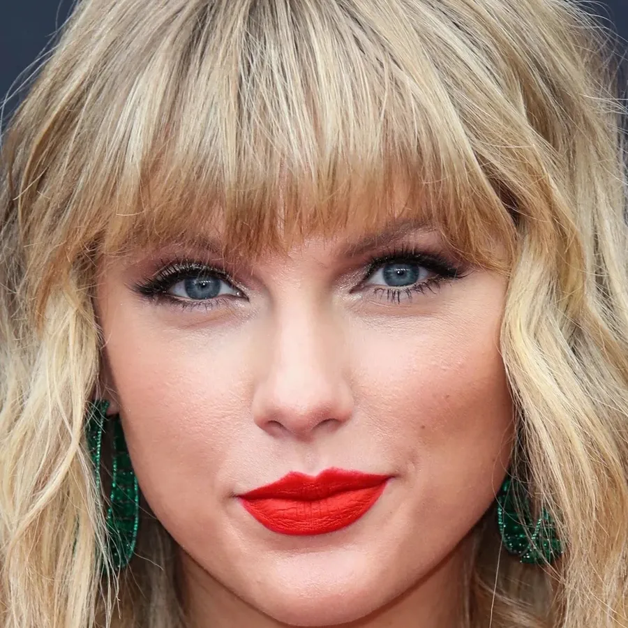 chat with ai character: Taylor Swift 