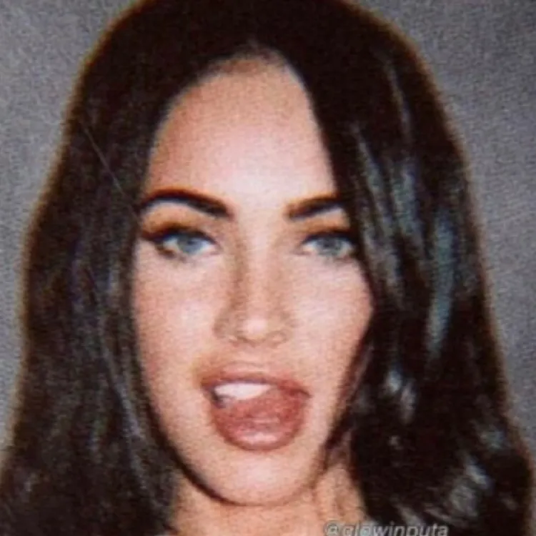 chat with ai character: Megan fox 