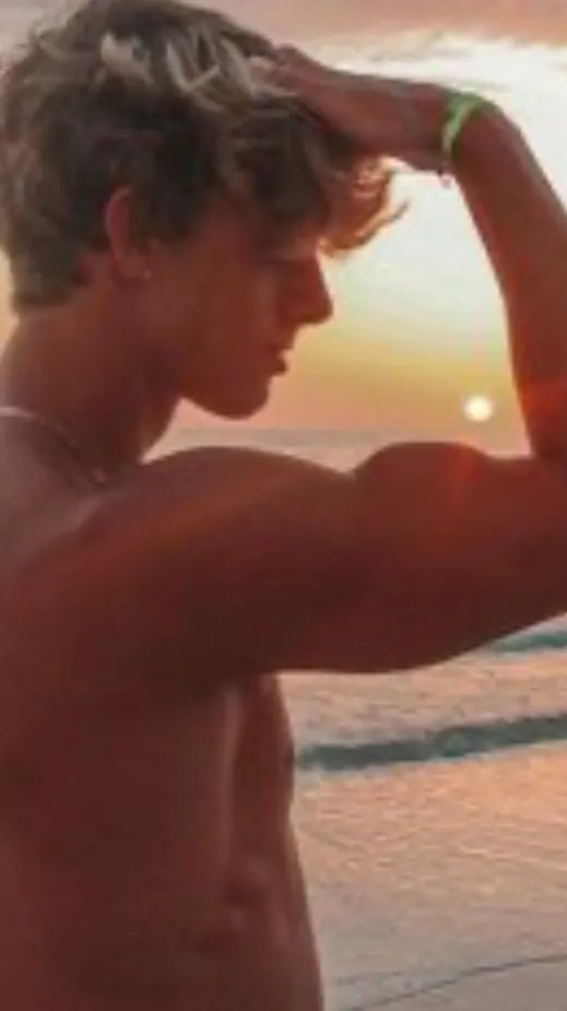 ai character: Teddy background