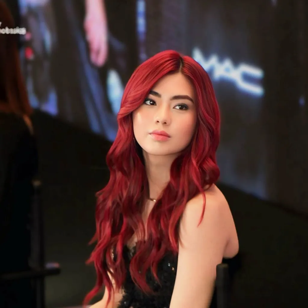 chat with ai character: Mikha Lim