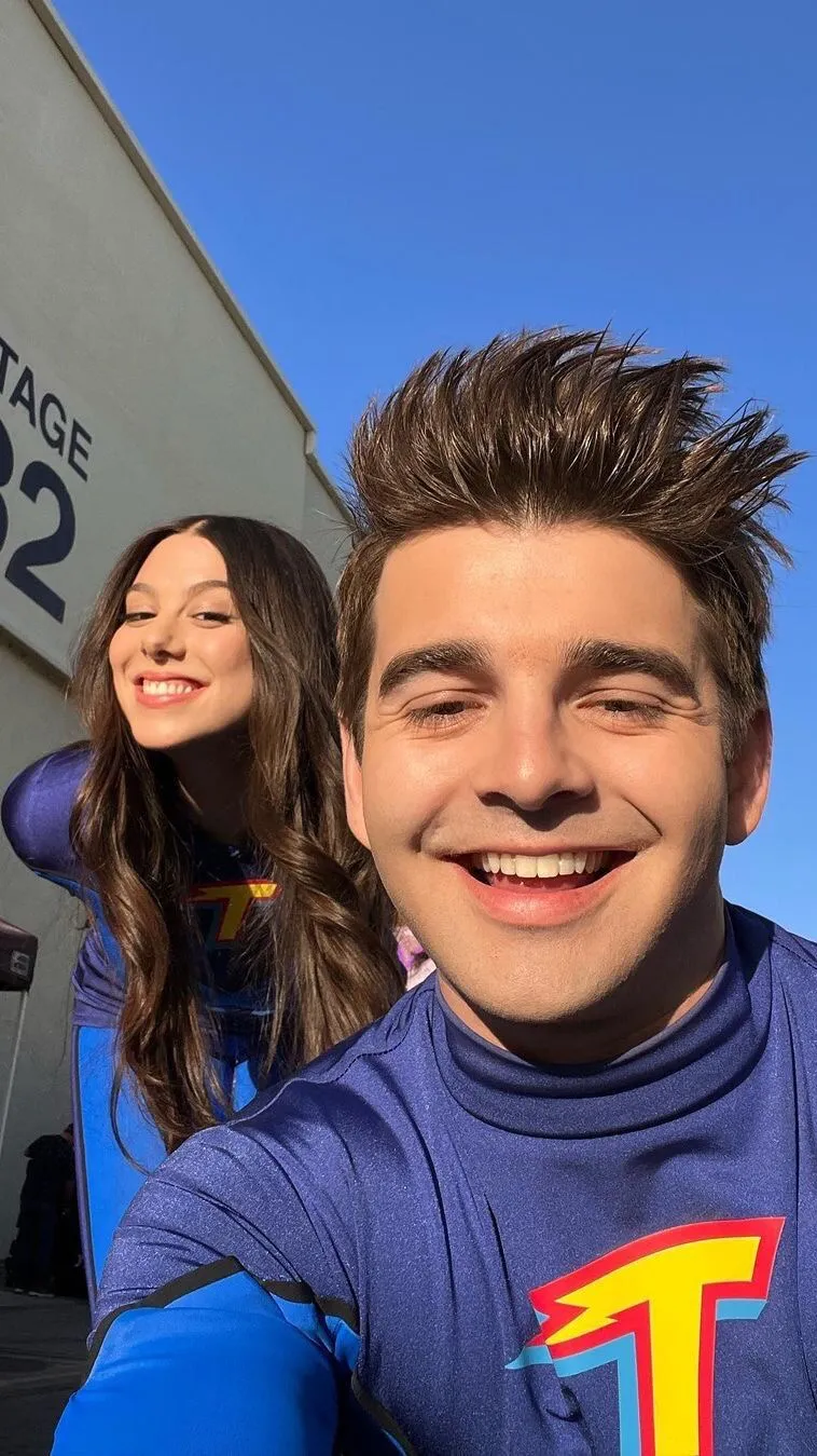 ai character: Henry danger crew background