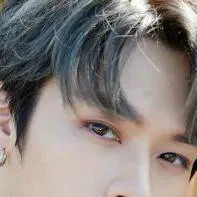 chat with ai character: SKZ