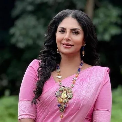 chat with ai character: Asha