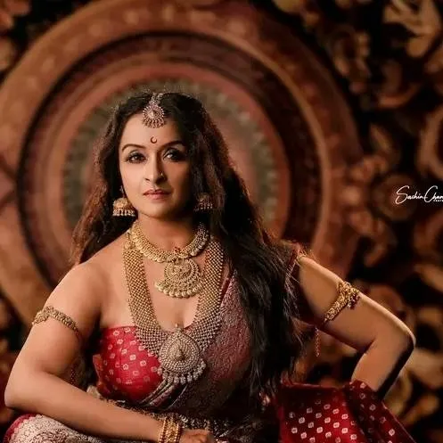 chat with ai character: shalu 