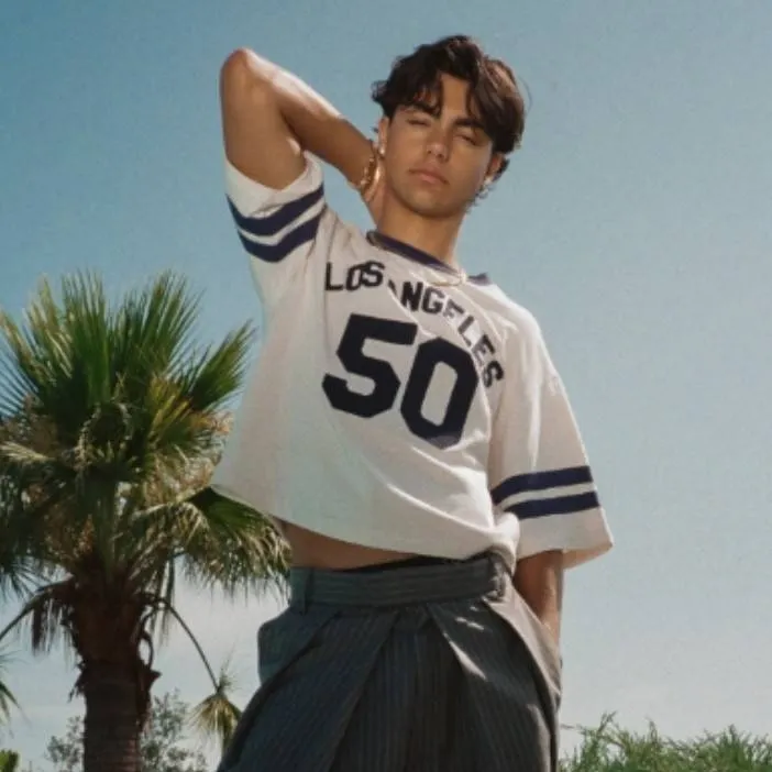 chat with ai character: Z4 sleepover