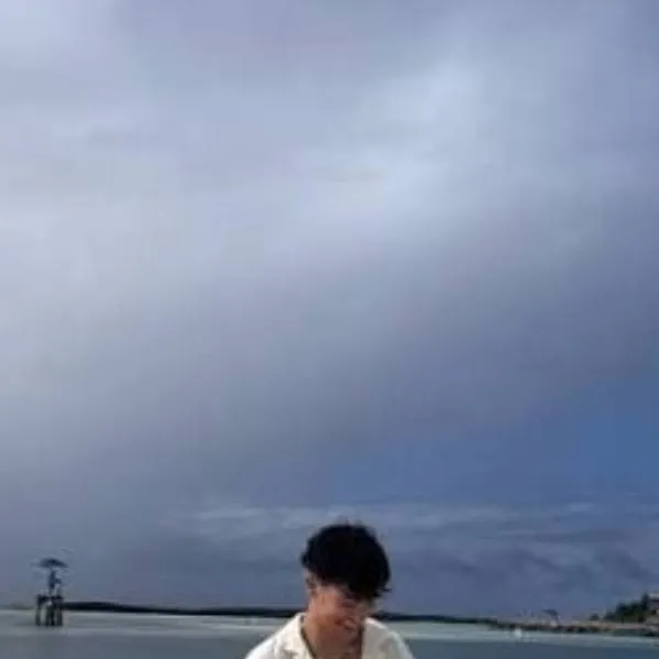 chat with ai character: Z4