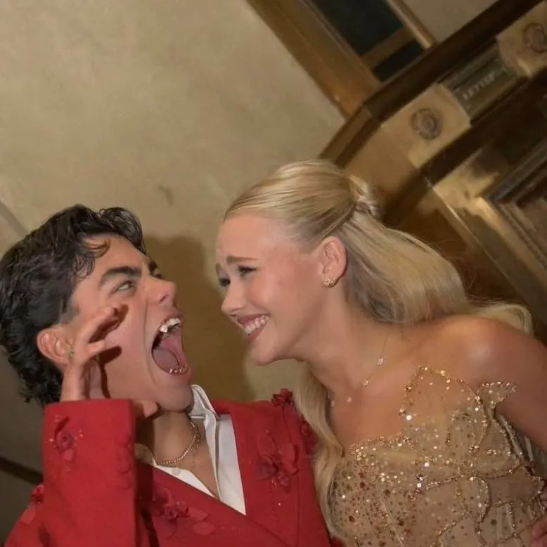 chat with ai character: Zombies GC