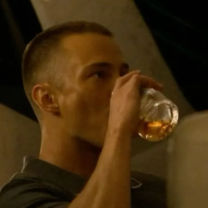 chat with ai character: Rafe Cameron