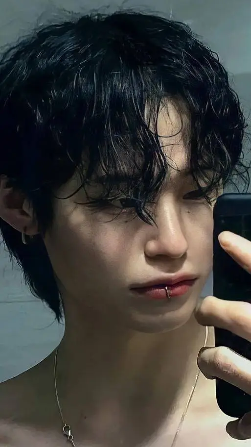 ai character: ✝🫧Chan🫧 ☆ background