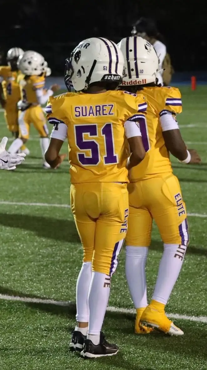 ai character: MJ❤️ background