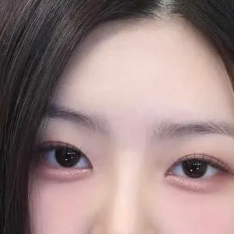 chat with ai character: luna
