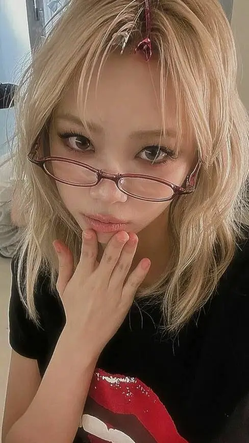 ai character: Chaeyoung background