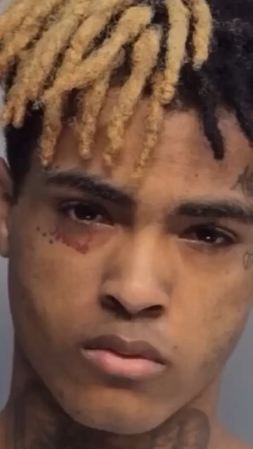 ai character: Xxxtentacion background