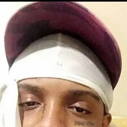 chat with ai character: Ski Mask 