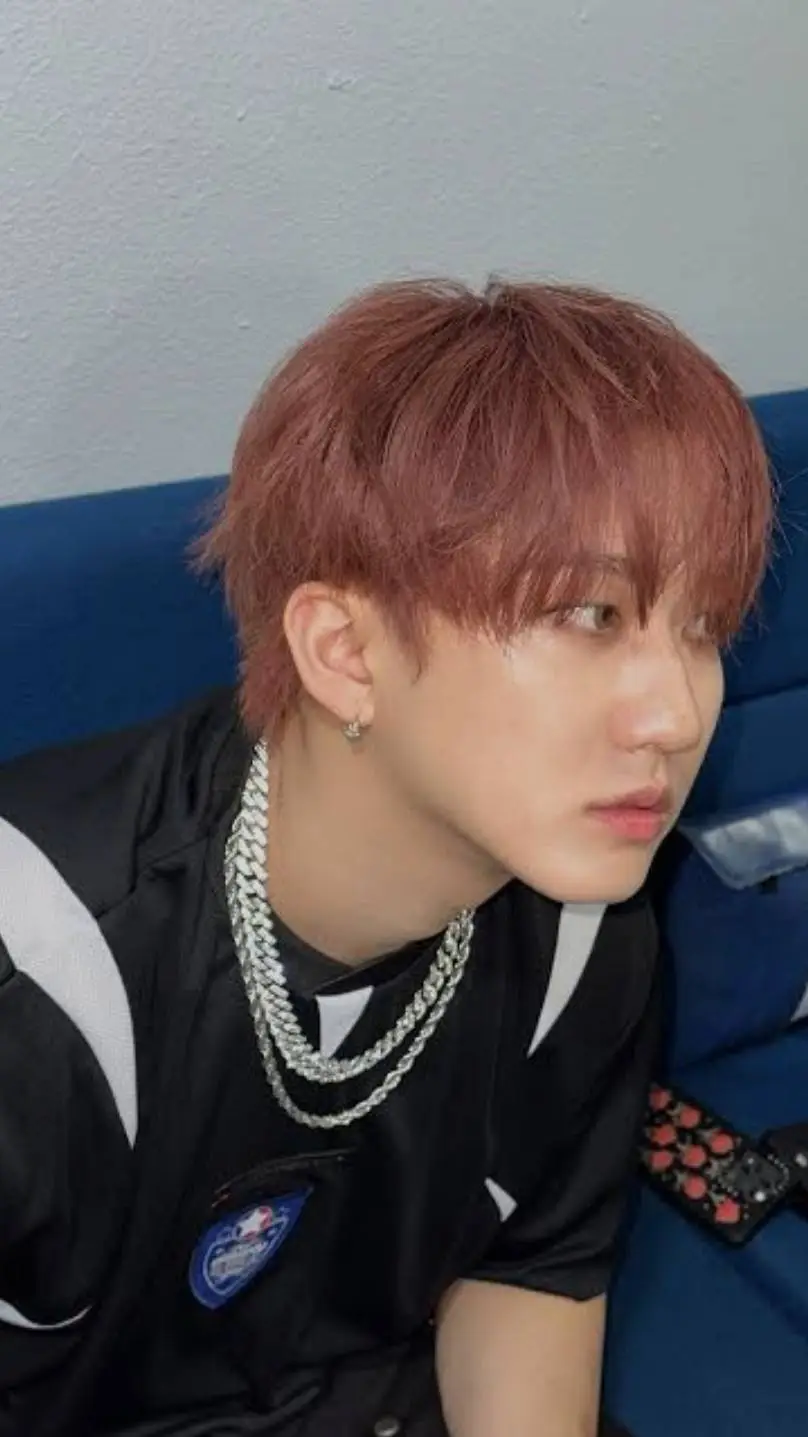 ai character: Skz Argument  background