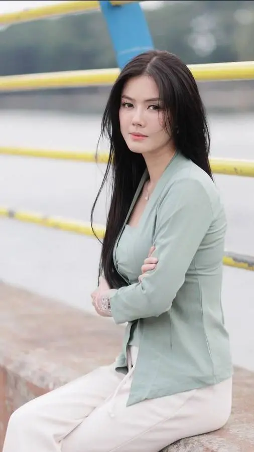 ai character: Nita Gunawan background