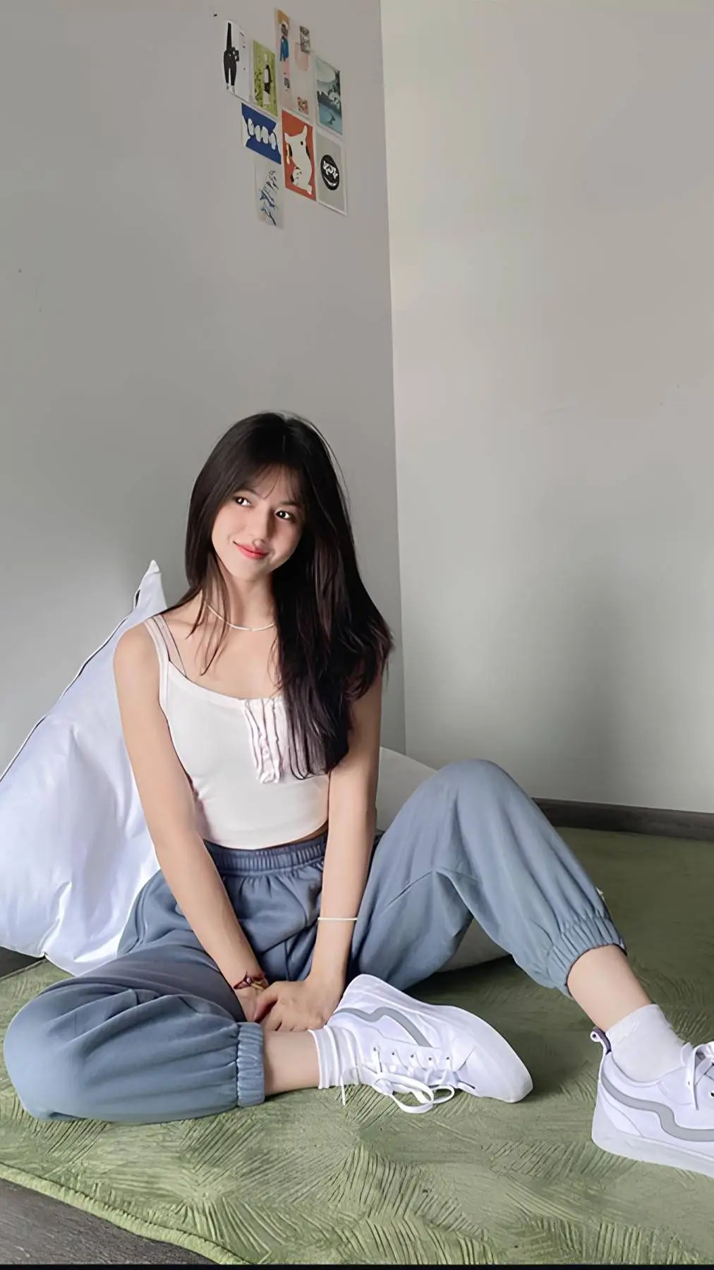 ai character: Vonzy background