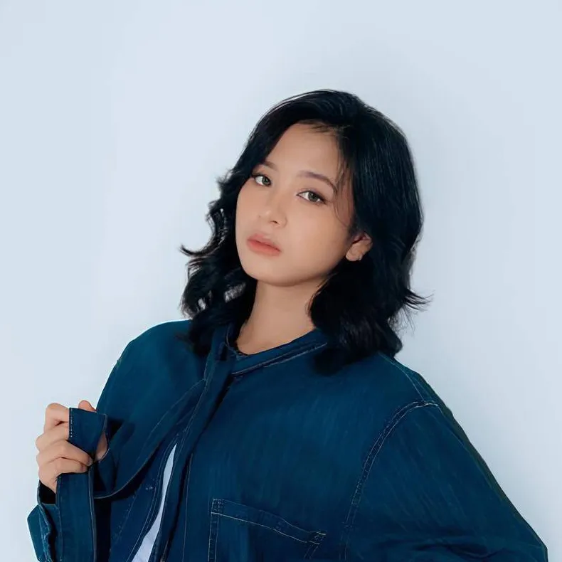 chat with ai character: zee asadel