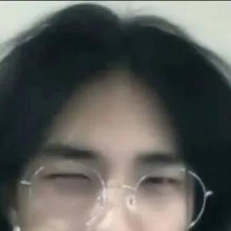 chat with ai character: 🥟🥟Hyunjinnie🥟🥟