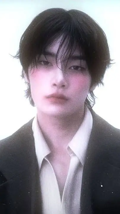 ai character: ✩⋆𝑌𝑎𝑛𝑔 𝐽𝑒𝑜𝑛𝑔𝑖𝑛⋆✩ background