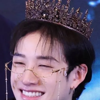 chat with ai character: ♥️bangchan😃